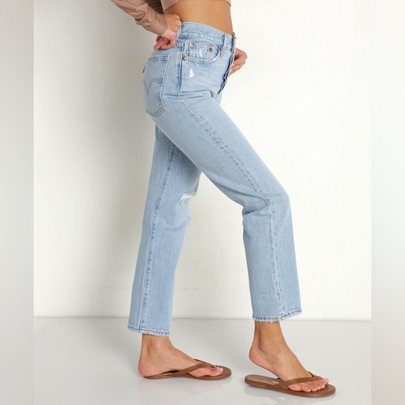 NWT Levis wedgie straight. Size 23 - Picture 3 of 11